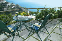 Mariuccia located in Amalfi, Campania, Italy sleeps 4 in 1 bedrooms.