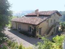 La Cenerara located in Lugagnano Val D'arda, Emilia Romagna, Italy sleeps 14 in 4 bedrooms.