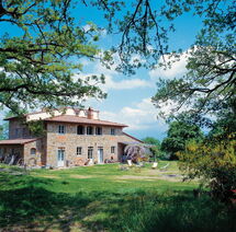 Giardino Del Belvedere located in Cavriglia, Tuscany, Italy sleeps 16 in 7 bedrooms.