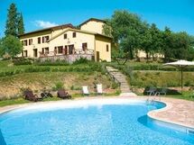 Fattoria di Romignano located in Traiana, Tuscany, Italy sleeps 22 in 11 bedrooms.