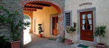 Villa Fabbroni - Il Pergolo located in San Polo In Chianti, Tuscany, Italy sleeps 8 in 4 bedrooms.