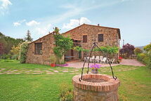 Cris located in Albinia, Tuscany, Italy sleeps 5 in 2 bedrooms.