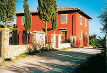 S. ellero located in Tavarnelle Val Di Pesa, Tuscany, Italy sleeps 6 in 2 bedrooms.