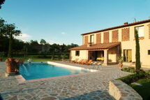 Poggio De La Bruna Muccianello located in Vicchio, Tuscany, Italy sleeps 7 in 3 bedrooms.