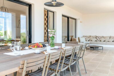 Al fresco dining at Villa Orama Relais