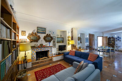 Villa Deli, living room