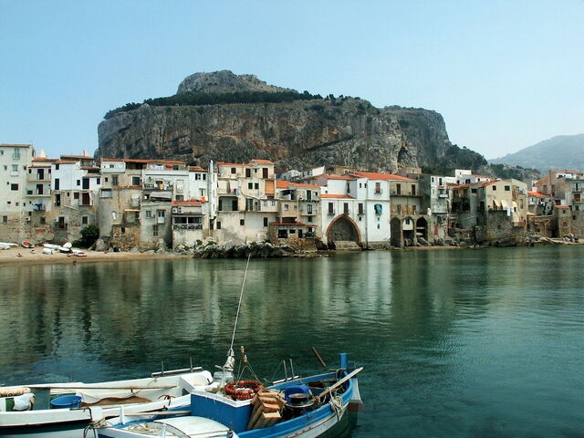 Cefalù, town