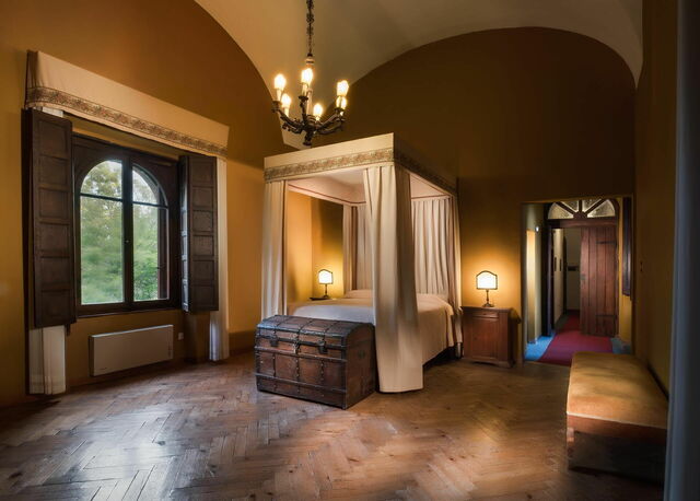 Castello Borgia, bedroom