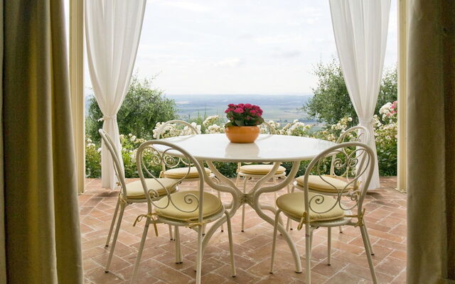 Nel Guasto, dining area