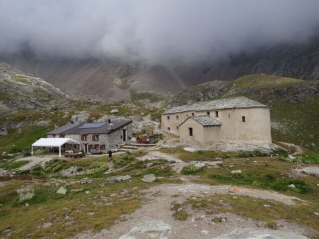 The Cuney Hermitage above Nus town