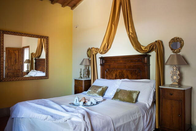 Villa Fabbri, bedroom