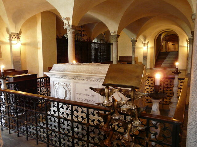 Abbey of St Columbanus, interior