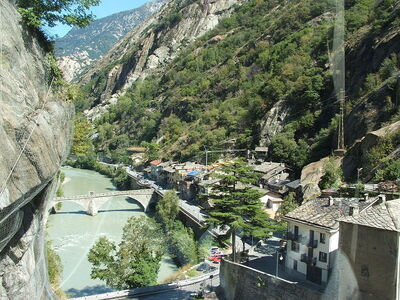 Bard town situated in a narrow gorge