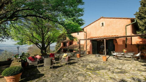 Exterior of La Casa di San Romolo