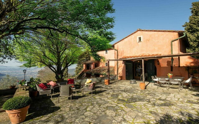 Exterior of La Casa di San Romolo