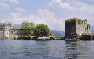 Close up of Castelli di Cannero