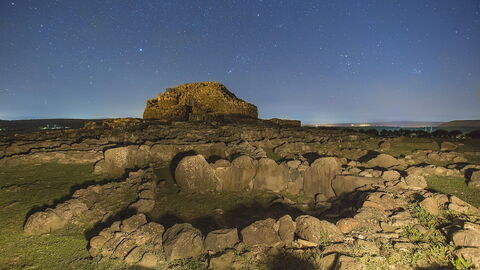 Su Nuraxi under the stars