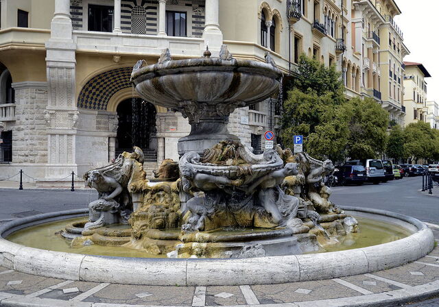 Fountain of Frogs