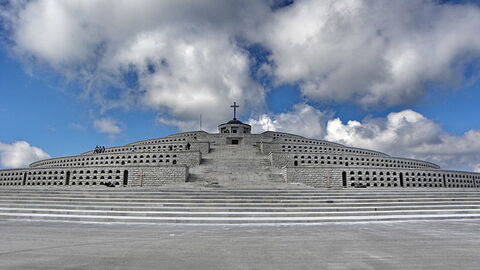 Sacrario Militare Del Monte Grappa
