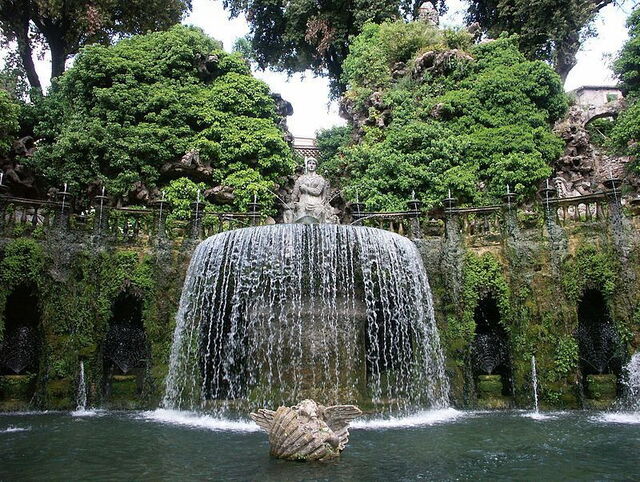 A fountain at Villa d'Este