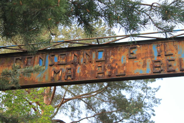 Consonno, entrance