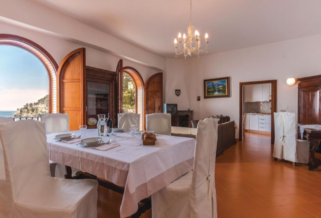 Ravello, sitting room