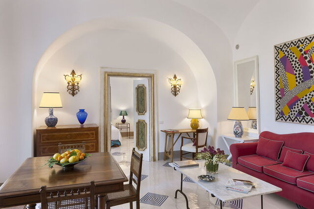 Mansour, living room