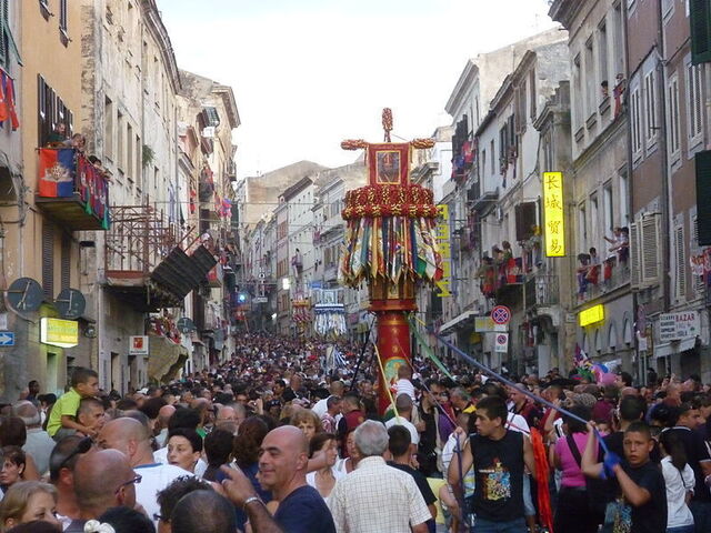 the faradda di li candareri festival in Sassari