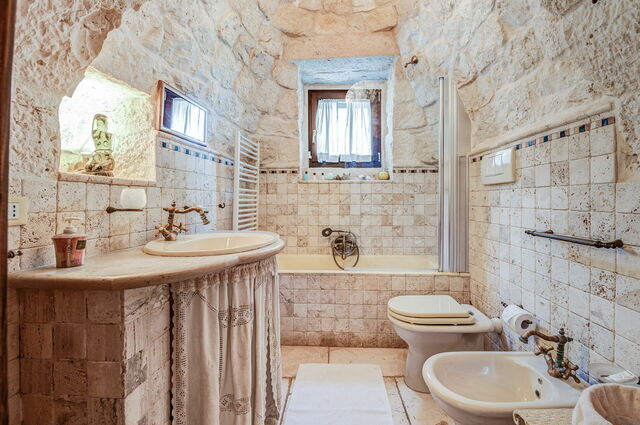 Trullo Agapanto, bathroom