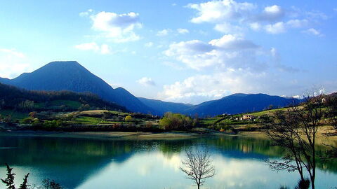 Lake at Castel San Vincenzo