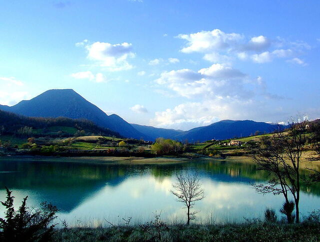 Lake at Castel San Vincenzo
