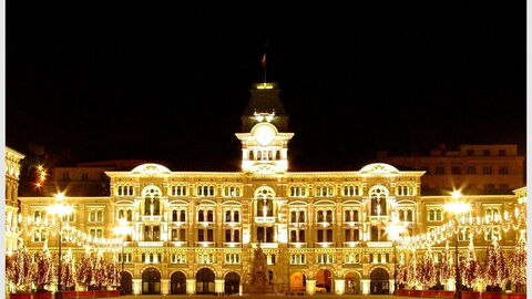 The piazza Unità at night