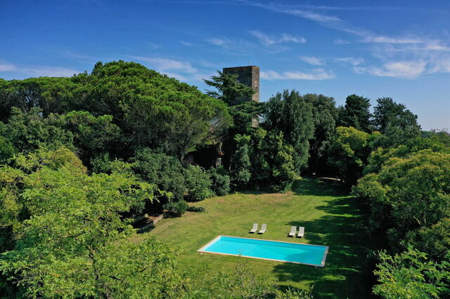 Torre Delle Cornacchie, pool
