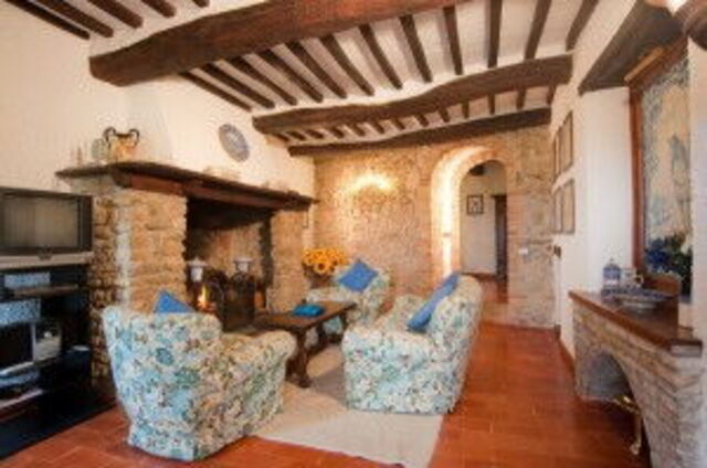 Uccellaia Fireplace