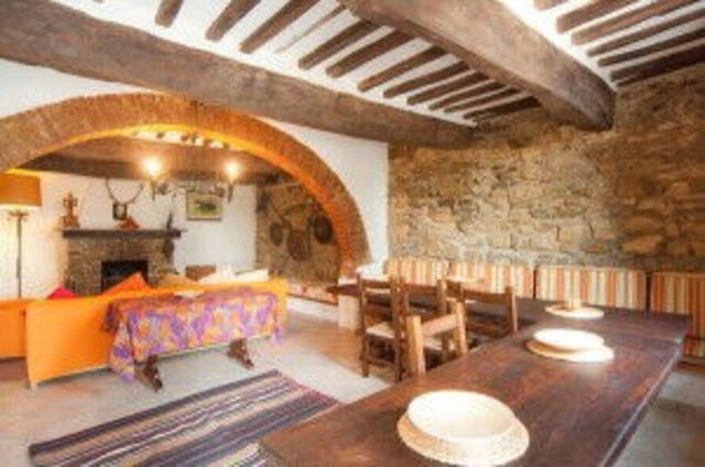 Uccellaia Interior
