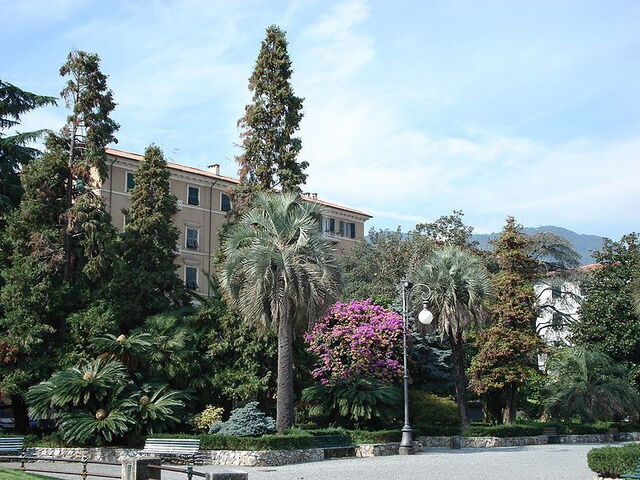 waterfront and public gardens