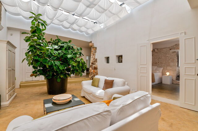 Masseria Isaia, central living room
