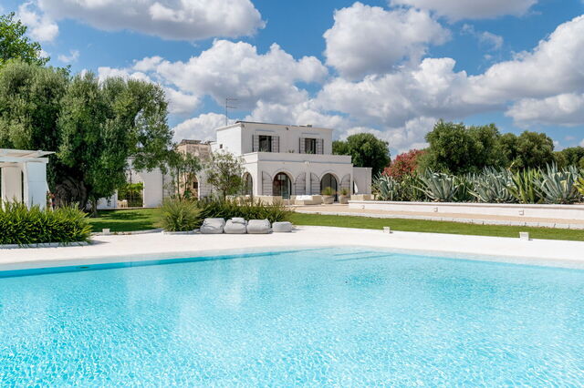 Masseria Isaia, pool