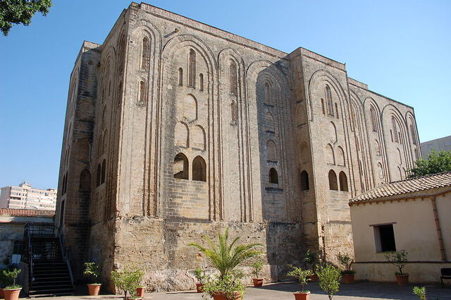 Cuba, Exterior