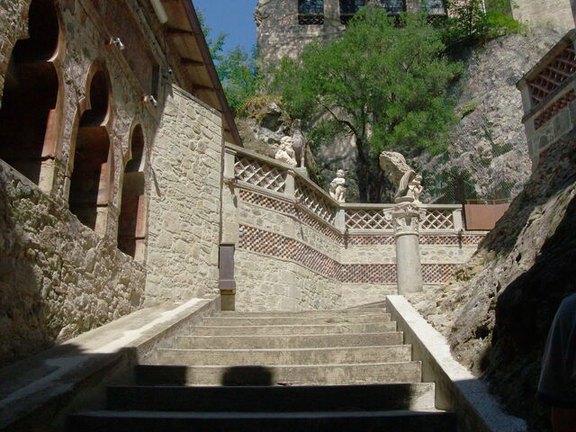 Rochetta Mattei, stairs