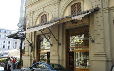 Caffè Gilli, exterior