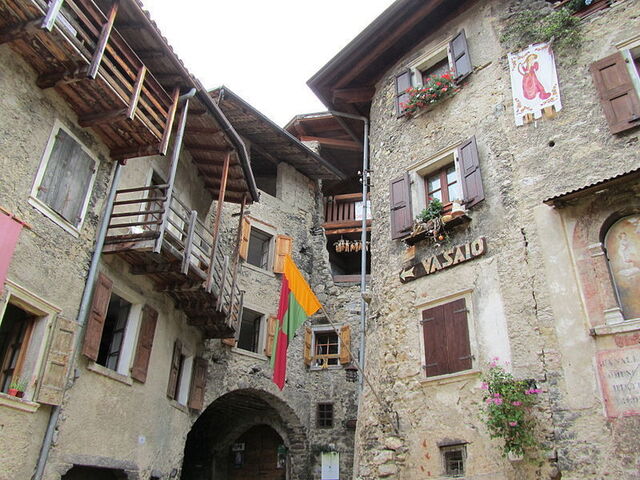 Buildings of Canale di Tenno