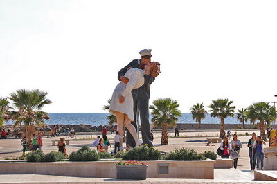 Unconditional Surrender statue, Civitavecchia