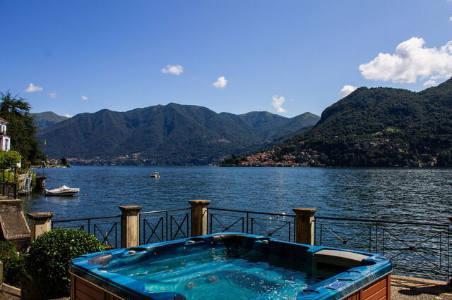 Virginia 16, Lake Como views