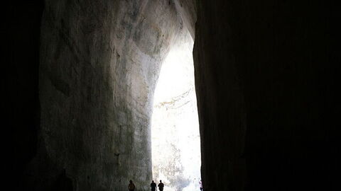 Ear of Dionysius, interior