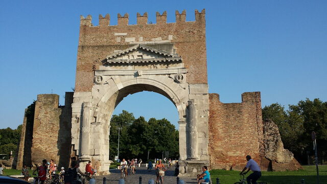 Arch of Augustus, Rimini