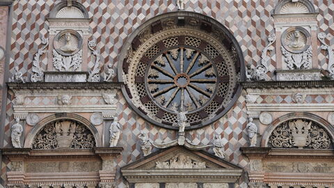 Facade, Cappella Colleoni