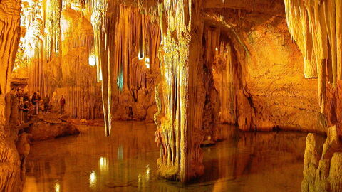 Neptune's Grotto, interior