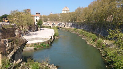 banks of river tiber