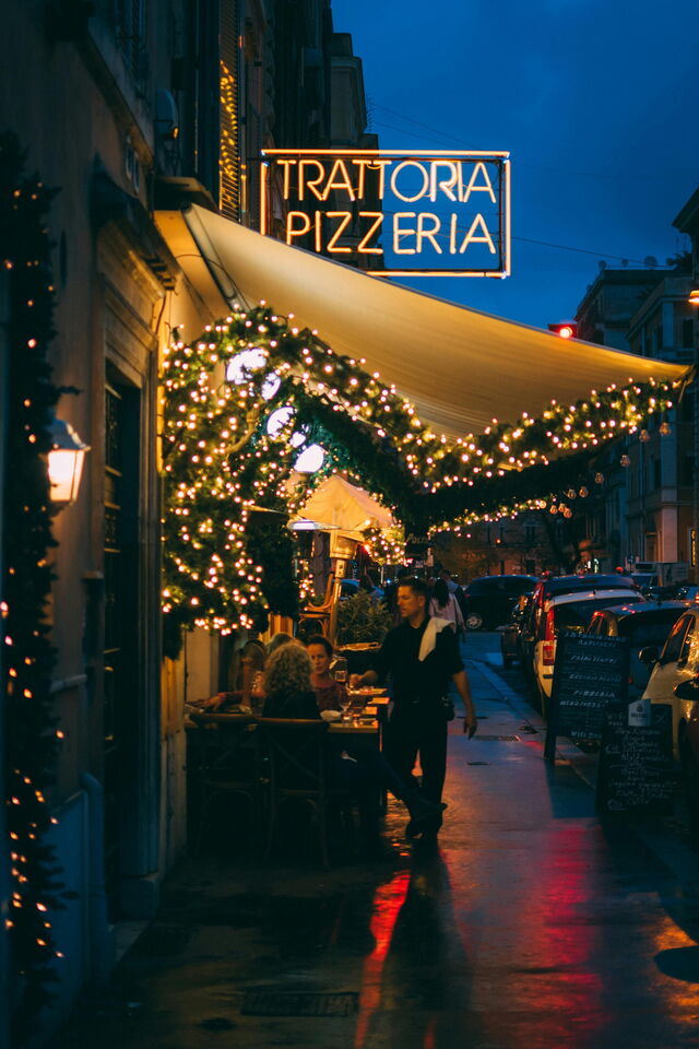 A Christmassy Italian street